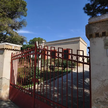 Dei Pini Vila Alliste